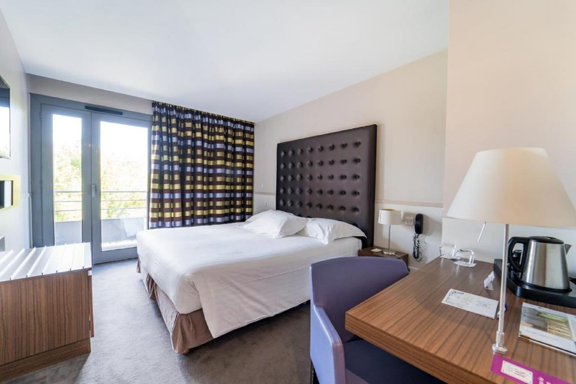 Le Relais De La Malmaison, A Member Of Radisson Individuals Rueil-Malmaison Exterior foto