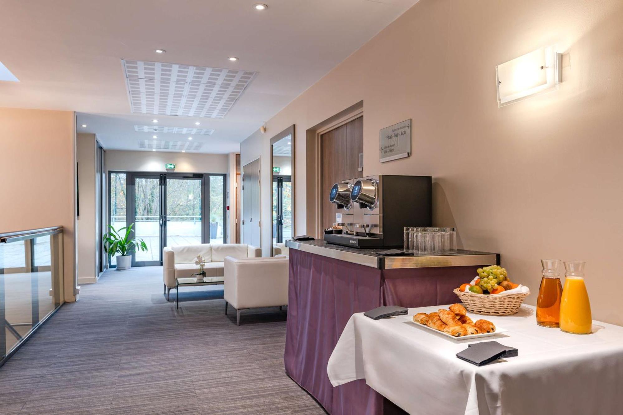 Le Relais De La Malmaison, A Member Of Radisson Individuals Rueil-Malmaison Exterior foto