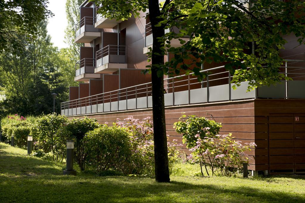 Le Relais De La Malmaison, A Member Of Radisson Individuals Rueil-Malmaison Exterior foto